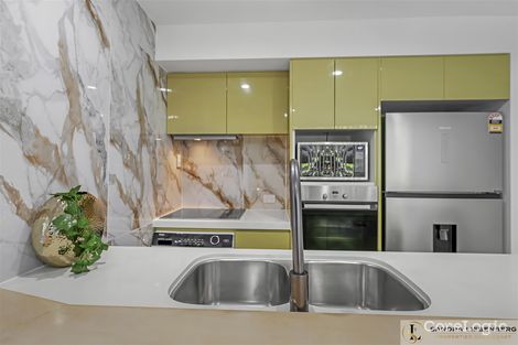 Property photo of 2/17 Darrambal Street Surfers Paradise QLD 4217