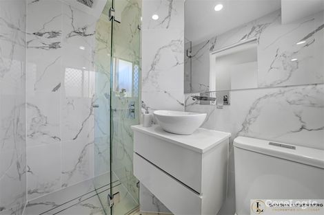 Property photo of 2/17 Darrambal Street Surfers Paradise QLD 4217