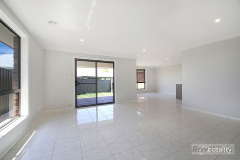 Property photo of 17A Mewburn Drive Goulburn NSW 2580