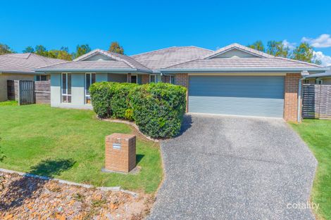 25 Adam St, Beachmere, QLD 4510