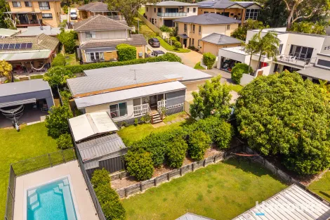 1 Lloyd Lane, Shoal Bay, NSW 2315