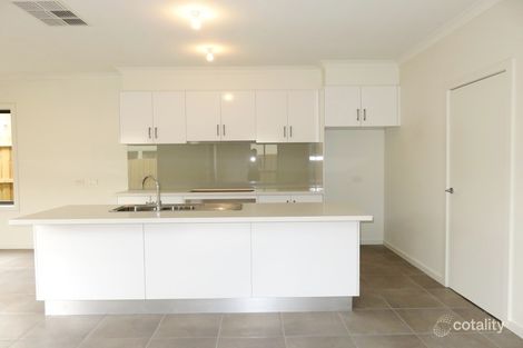Property photo of 42 Eynesbury View Wollert VIC 3750