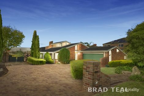 Property photo of 2 Arcadia Close Taylors Lakes VIC 3038
