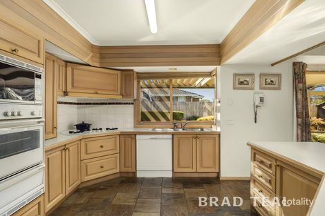 Property photo of 2 Arcadia Close Taylors Lakes VIC 3038