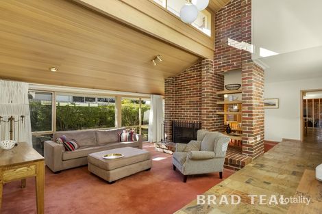 Property photo of 2 Arcadia Close Taylors Lakes VIC 3038