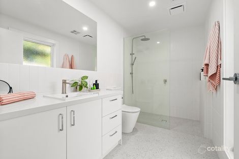 Property photo of 3A Drovers Walk Chirnside Park VIC 3116