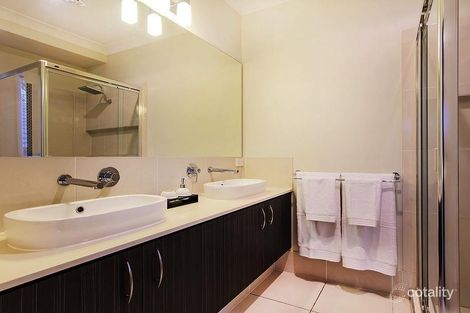 Property photo of 3 Hawkden Close Doolandella QLD 4077
