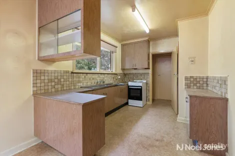 Property photo of 30 Hillview Drive Kilsyth VIC 3137