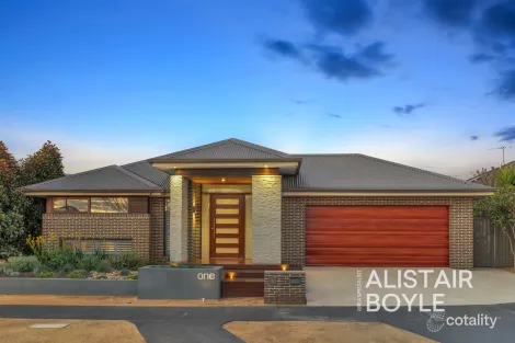 1 Lawrence Cl, Pakenham, VIC 3810