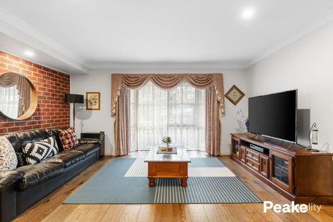 Property photo of 8 Alsop Lane Berwick VIC 3806