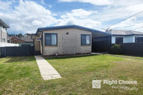Property photo of 100 Osborne Parade Warilla NSW 2528