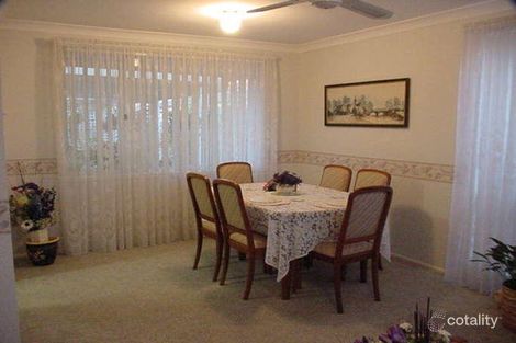 Property photo of 32 Bracken Close Cameron Park NSW 2285