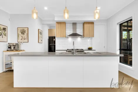 Property photo of 142 Fairways Boulevard Craigieburn VIC 3064