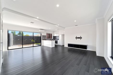 Property photo of 2/11 Navy Street Tarneit VIC 3029