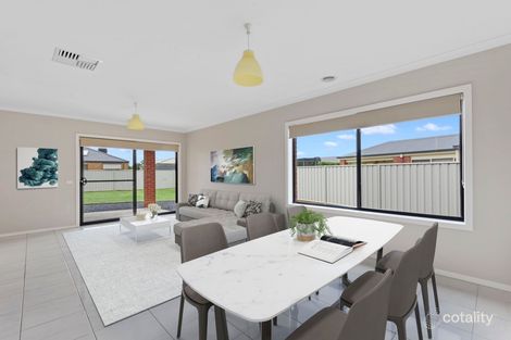 Property photo of 19 Arinya Close Ascot VIC 3551