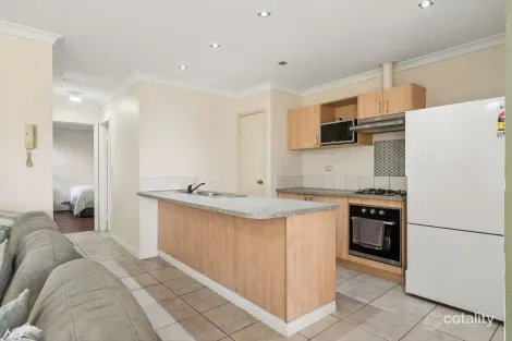 4/2 Hogarth St, Cannington, WA 6107