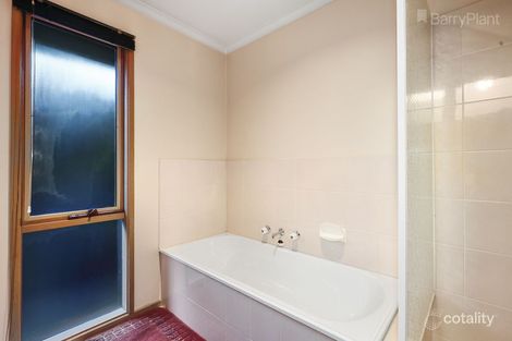 Property photo of 1 Mountain Heath Walk Croydon South VIC 3136