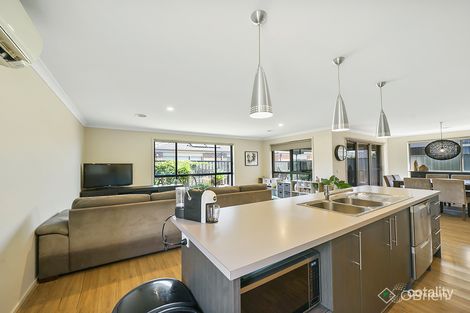 Property photo of 15 Rhinelander Close Clyde North VIC 3978