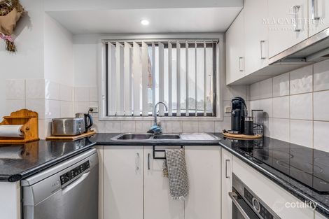 Property photo of 10 Crisp Drive Ashmont NSW 2650