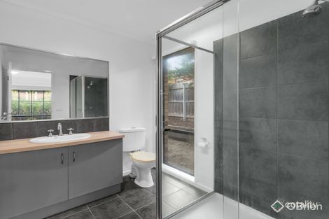 Property photo of 16 Gracehill Mews Cranbourne VIC 3977