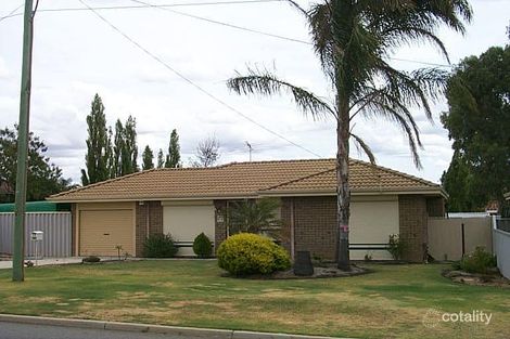 49 Henderson Dr, Seville Grove, WA 6112