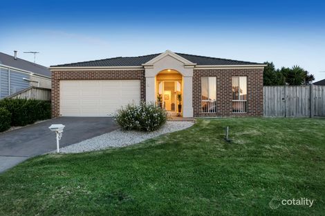 Property photo of 28 Fairways Boulevard Cranbourne North VIC 3977