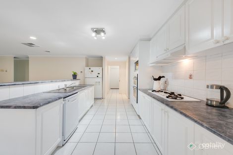 Property photo of 3 Strachan Close Taylors Lakes VIC 3038