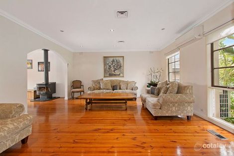 Property photo of 52 Mannering Drive Glen Waverley VIC 3150