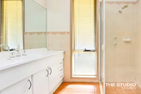 Property photo of 35 Tomko Grove Parklea NSW 2768