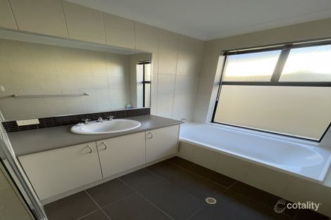 18a Olivedale Rd, Madeley, WA 6065