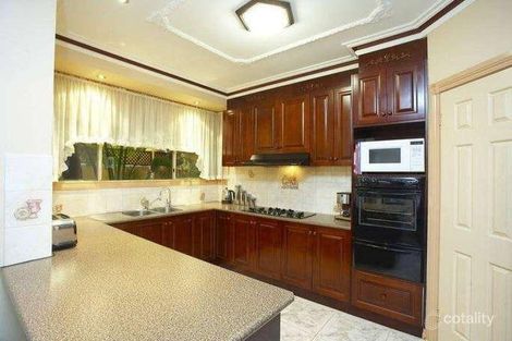 Property photo of 27 Langmore Drive Hillside VIC 3037