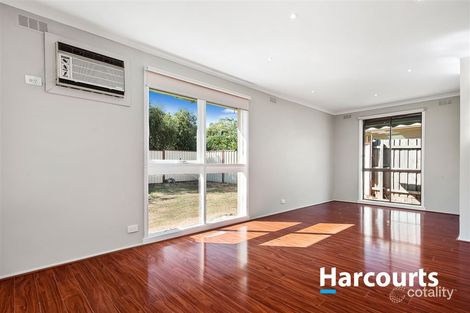 Property photo of 33 Buckmaster Drive Mill Park VIC 3082