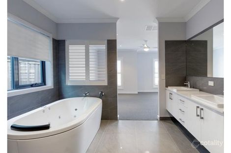 Lot 145/120s Heybridge St, Clyde, VIC 3978