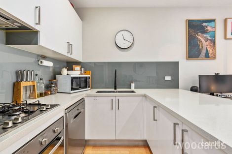 Property photo of 2/26 Diamond Boulevard Greensborough VIC 3088