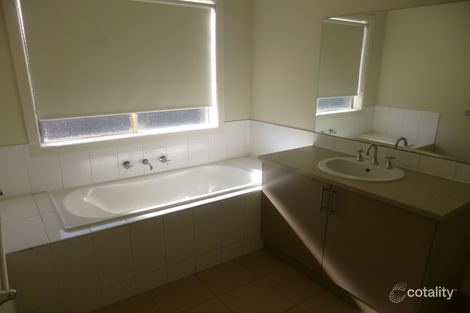 Property photo of 60 Kinglake Drive Manor Lakes VIC 3024