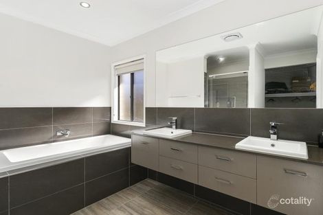 Property photo of 7 Lindeman Circuit Pimpama QLD 4209