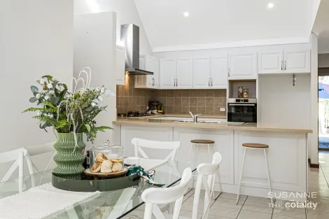 Property photo of 4 Wallis Lane Lesmurdie WA 6076