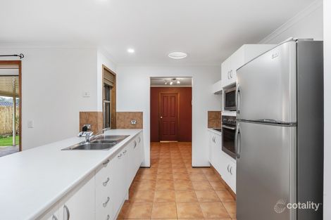 Property photo of 3 Survey Court Highland Park QLD 4211