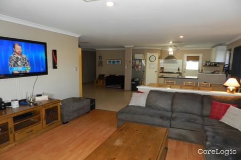 Property photo of 8 Sun Place Bennett Springs WA 6063