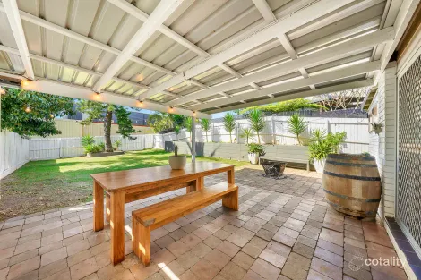 Property photo of 2/21 Corunna Crescent Ashmore QLD 4214