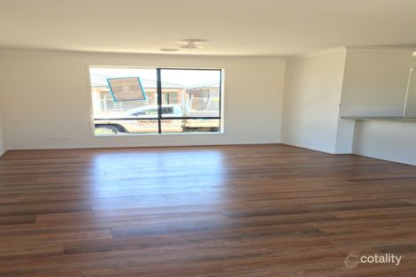 Property photo of 2 Blush Terrace Tarneit VIC 3029