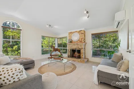 Property photo of 30-32 Dalkeith Court Park Ridge South QLD 4125