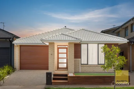 6 Moombil Rd, Truganina, VIC 3029