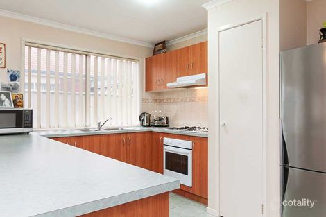 Property photo of 15 Berrima Close Craigieburn VIC 3064
