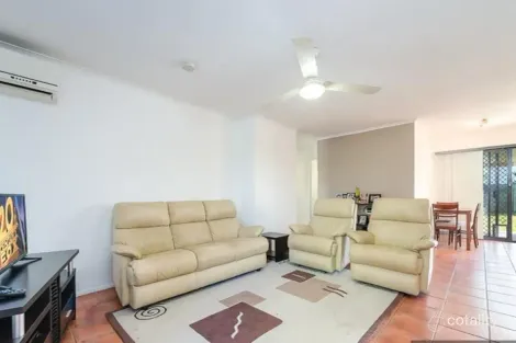 Property photo of 2/42 Kangaroo Avenue Coombabah QLD 4216