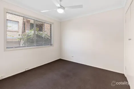 Property photo of 1/158 Frank Street Labrador QLD 4215