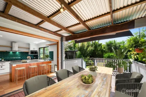 136 Norman Ave, Norman Park, QLD 4170