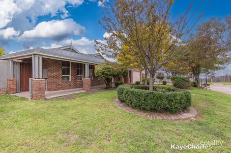 Property photo of 25 Mikey Boulevard Beaconsfield VIC 3807