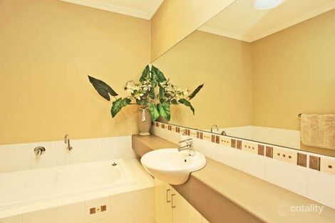 Property photo of 4 Pinehill Drive Pakenham VIC 3810