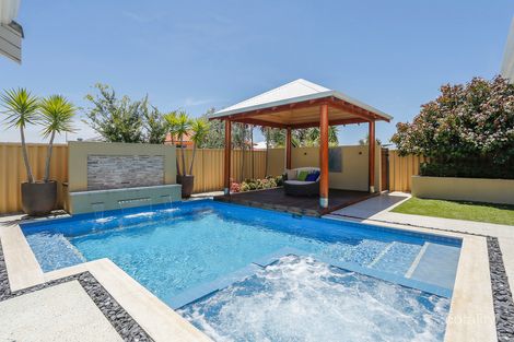 Property photo of 16 Venice Entrance Iluka WA 6028